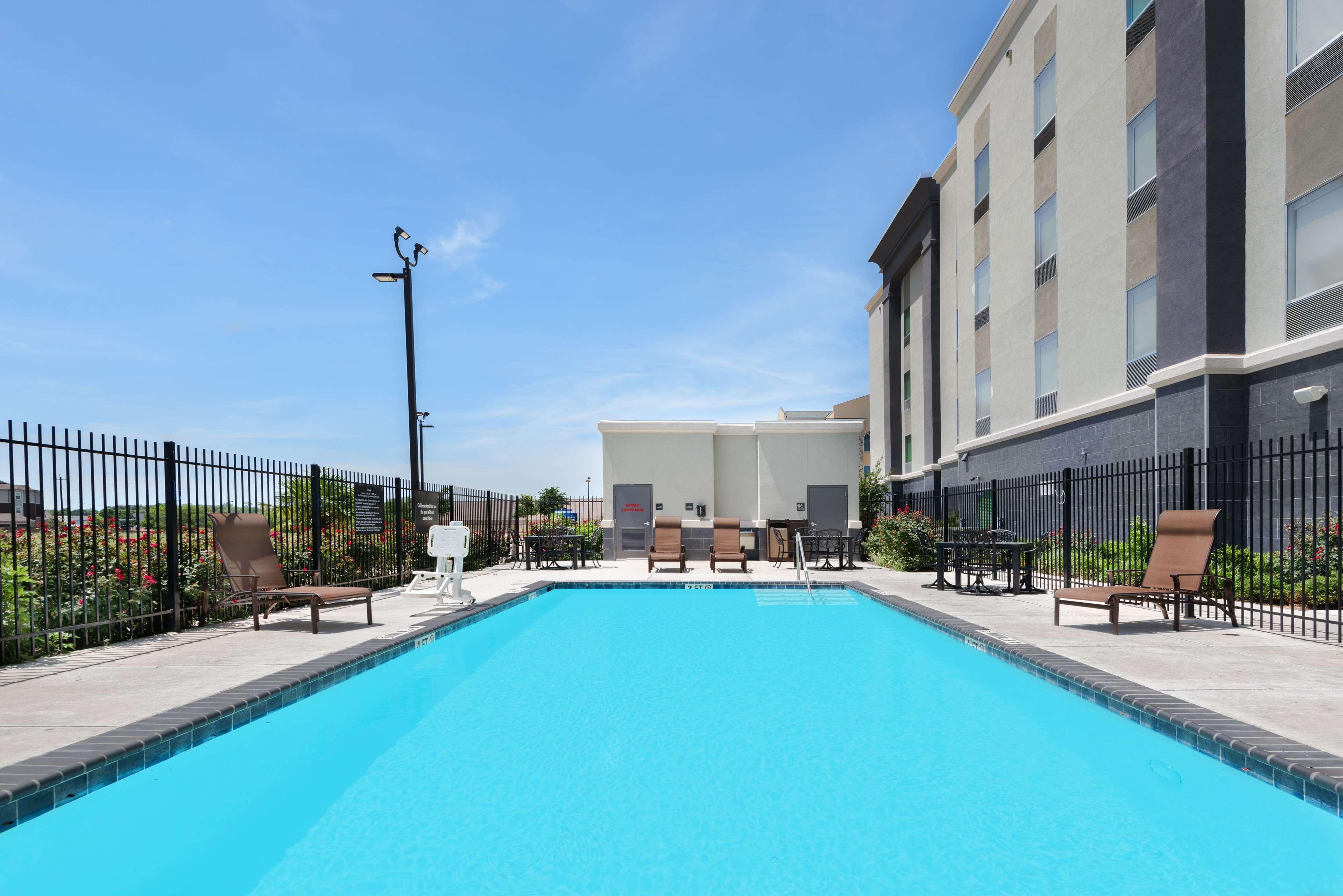 Hampton Inn & Suites San Antonio Brooks City Base, Tx מראה חיצוני תמונה